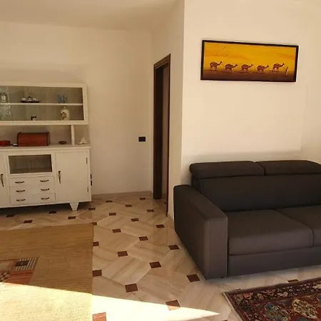 House Le Coccinelle * Salò
